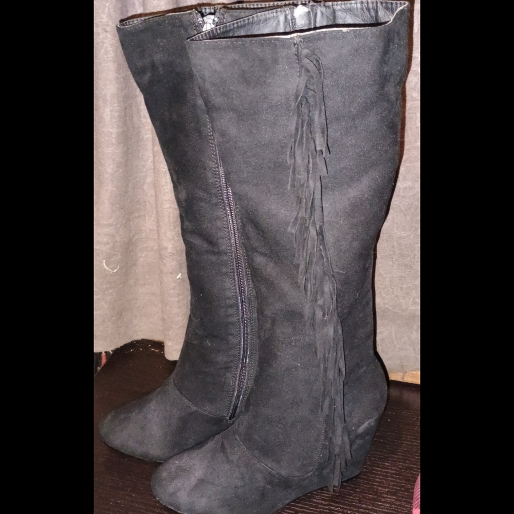 Bucco Capensis Grey Faux Suede Knee-High Wedge Boots - Size 7.5